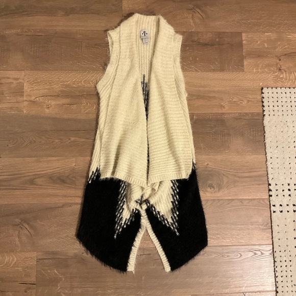 Rain + Rose Sweaters - Rain + Rose black, cream long sleeveless cardigan with asymmetrical hem, S